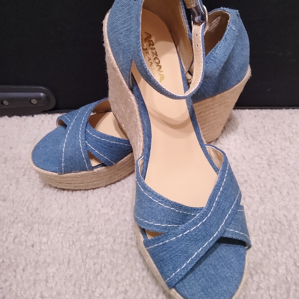 Sandals - Picture 2 of 2